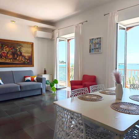 SUPER panorama & Astonishing apartment seaview Giardini Naxos Bagian luar foto