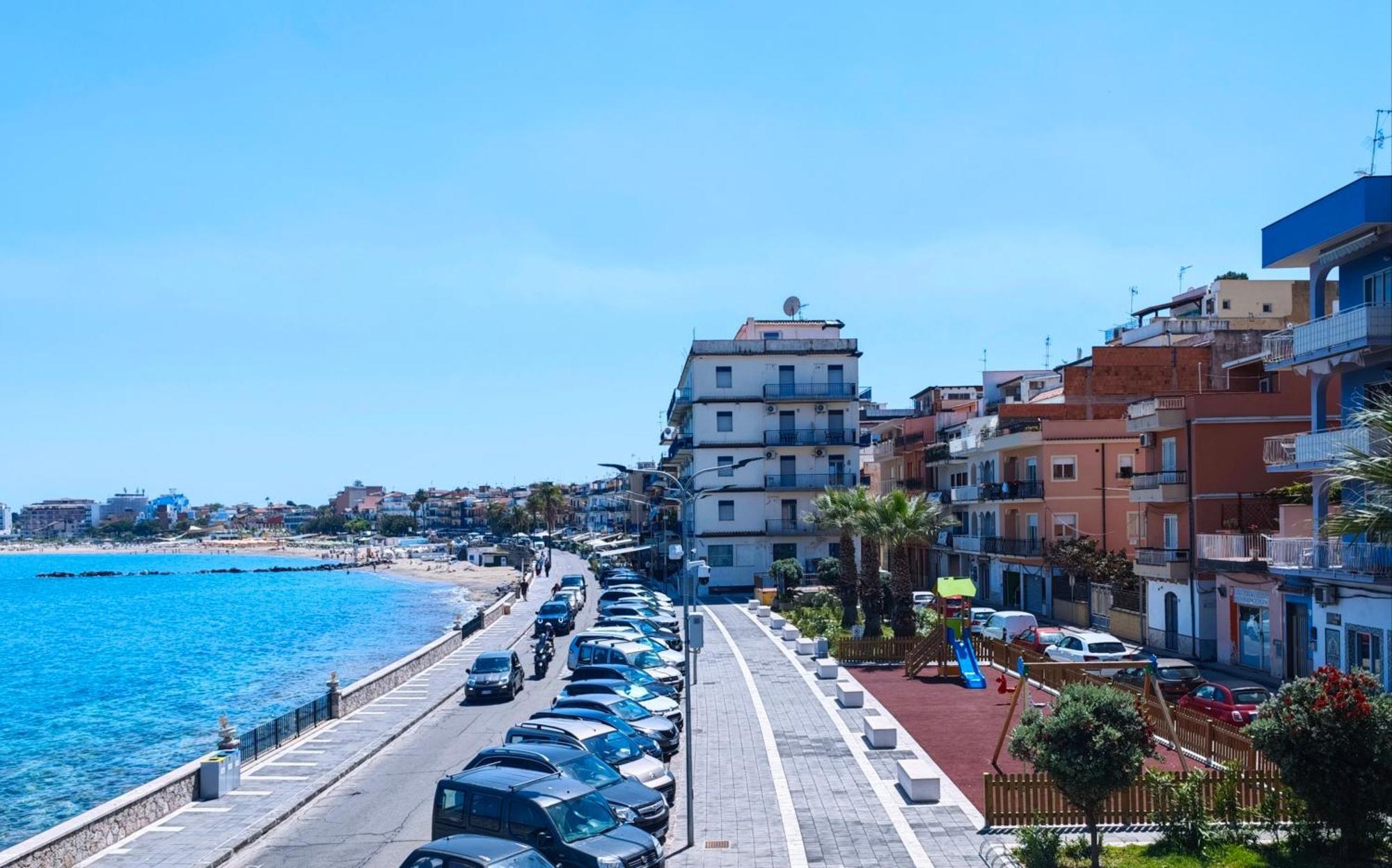 SUPER panorama & Astonishing apartment seaview Giardini Naxos Bagian luar foto