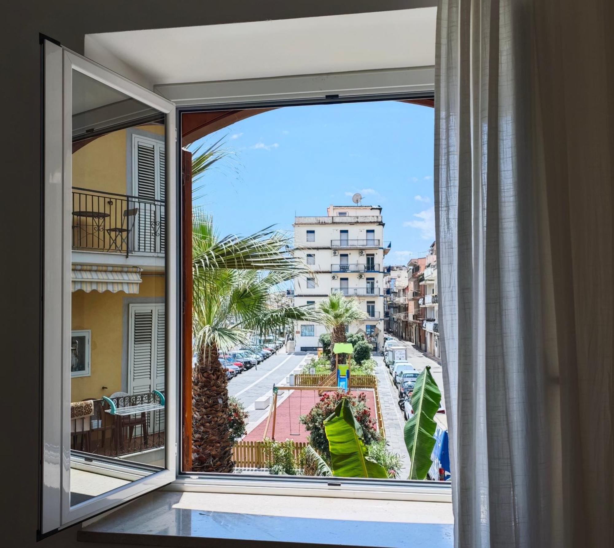 SUPER panorama & Astonishing apartment seaview Giardini Naxos Bagian luar foto