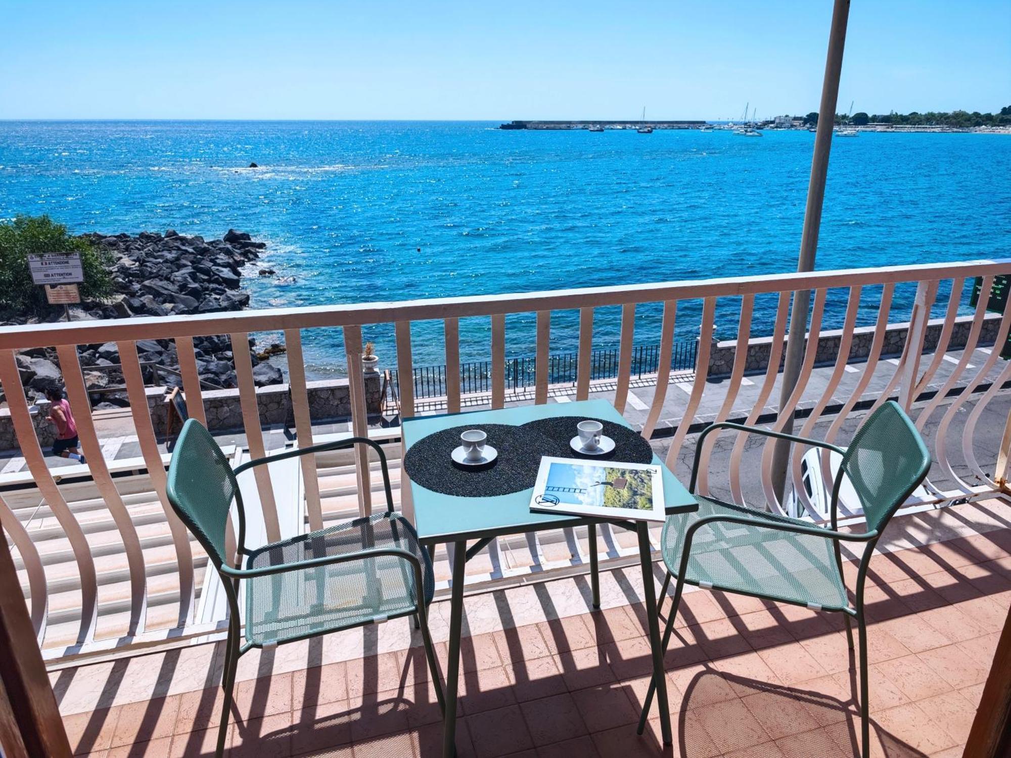 SUPER panorama & Astonishing apartment seaview Giardini Naxos Bagian luar foto