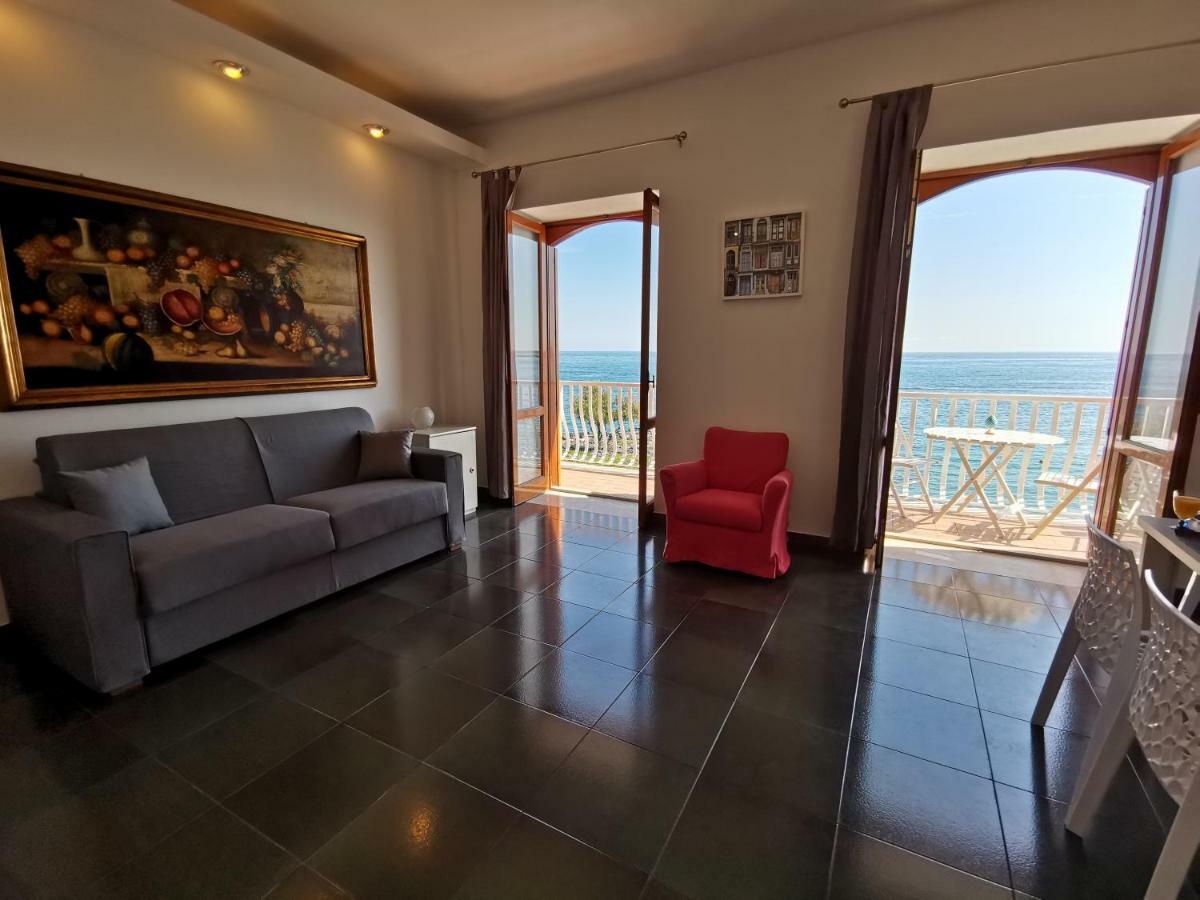 SUPER panorama & Astonishing apartment seaview Giardini Naxos Bagian luar foto